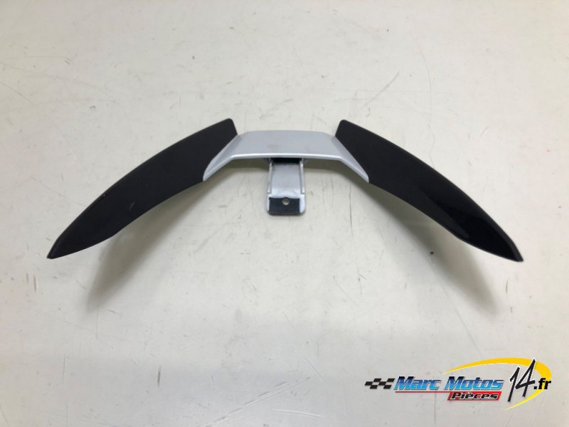 HABILLAGE DE TETE DE FOURCHE INFERIEUR YAMAHA MT09 2013