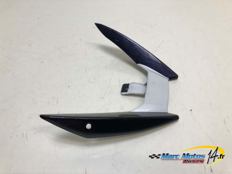 HABILLAGE DE TETE DE FOURCHE INFERIEUR YAMAHA MT09 2013