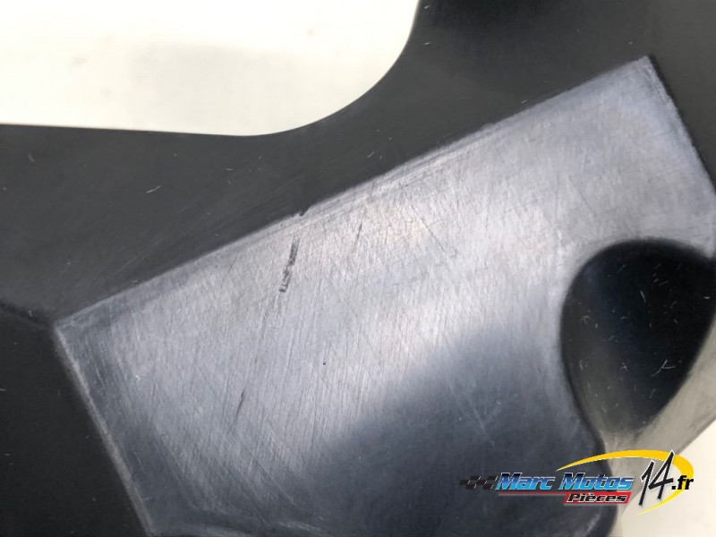 PLASTIQUES ET CAOUTCHOUCS DIVERS YAMAHA MT09 2013