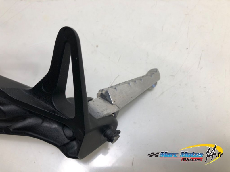 PLATINE ARRIERE DROITE YAMAHA MT09 2013
