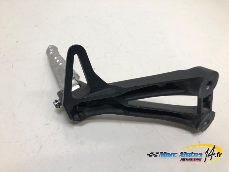 PLATINE ARRIERE GAUCHE YAMAHA MT09 2013