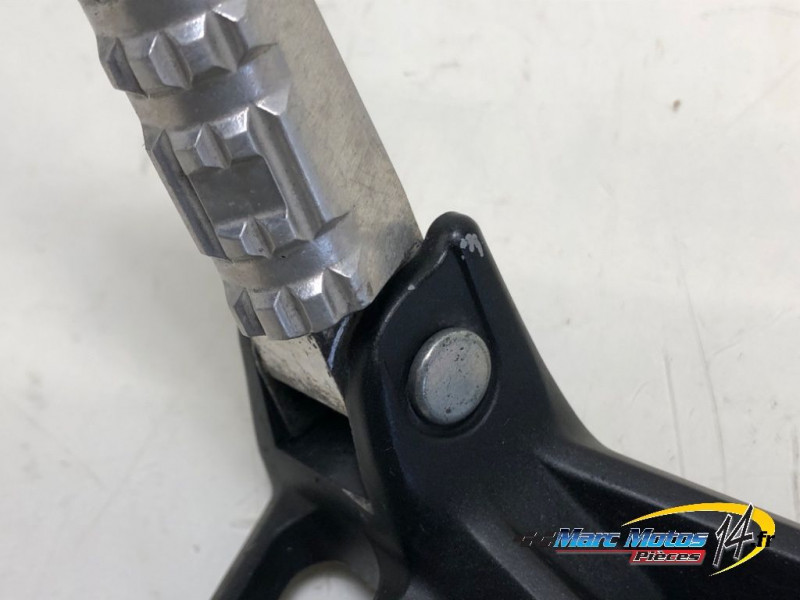 PLATINE ARRIERE GAUCHE YAMAHA MT09 2013