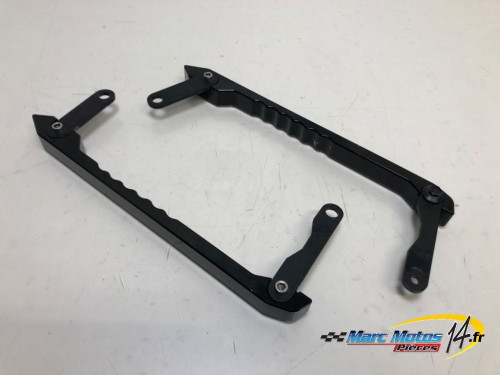 POIGNEE PASSAGER YAMAHA MT09 2013