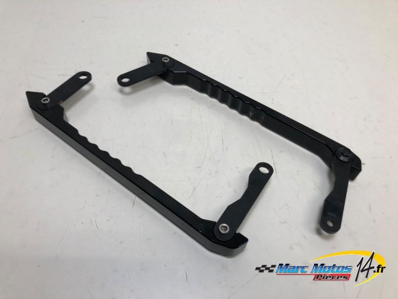 POIGNEE PASSAGER YAMAHA MT09 2013