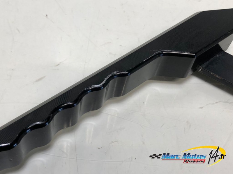 POIGNEE PASSAGER YAMAHA MT09 2013