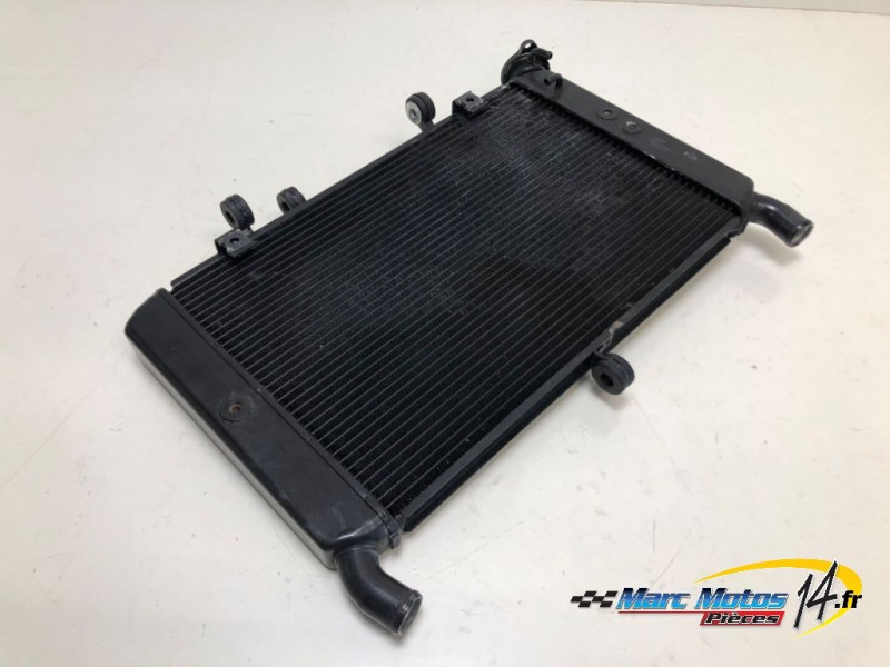 RADIATEUR D'EAU YAMAHA MT09 2013