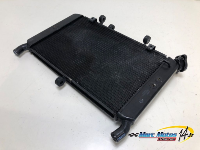 RADIATEUR D'EAU YAMAHA MT09 2013