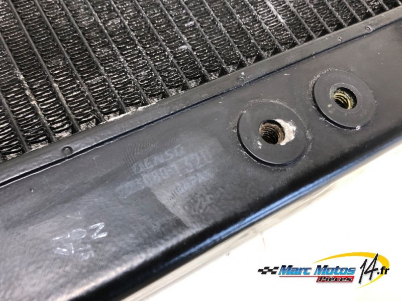 RADIATEUR D'EAU YAMAHA MT09 2013