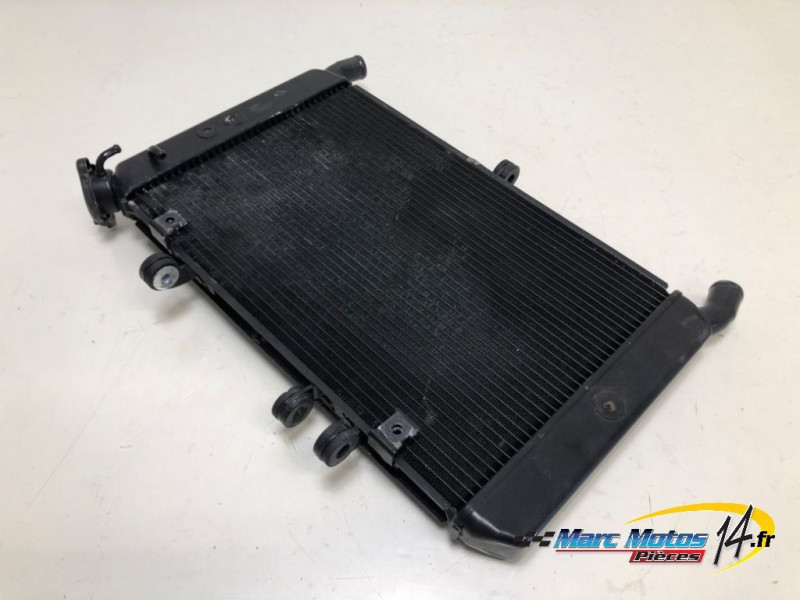 RADIATEUR D'EAU YAMAHA MT09 2013