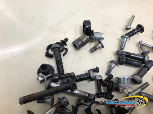 VISSERIE YAMAHA MT09 2013