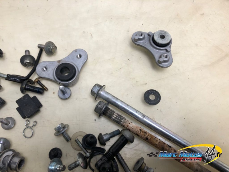 VISSERIE YAMAHA MT09 2013