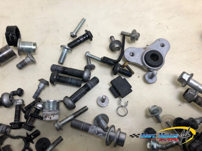 VISSERIE YAMAHA MT09 2013