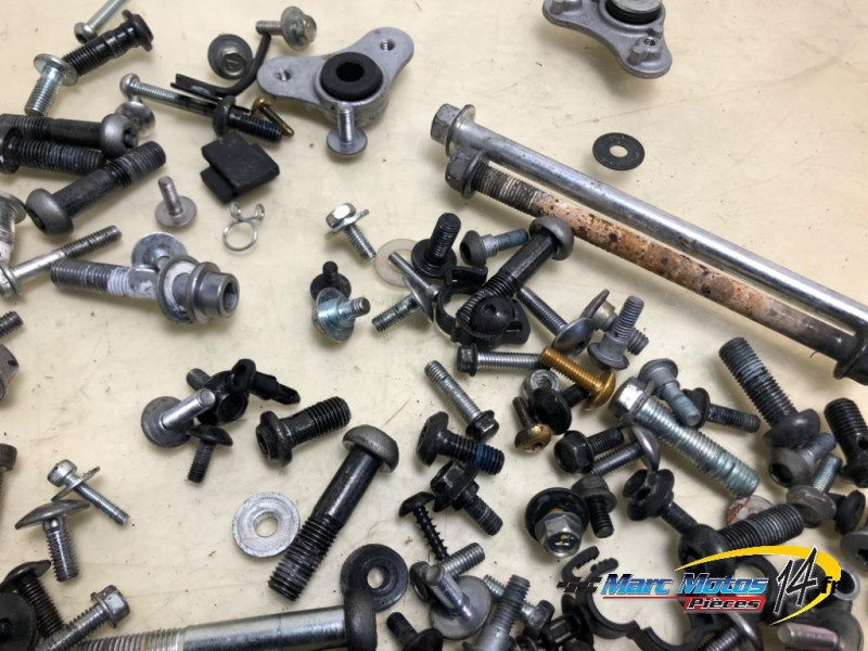 VISSERIE YAMAHA MT09 2013