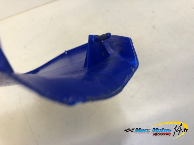 HABILLAGE DE TETE DE FOURCHE SUPERIEUR YAMAHA 125 DTR 2005