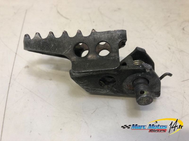 REPOSE-PIED AVANT GAUCHE YAMAHA 125 DTR 2005