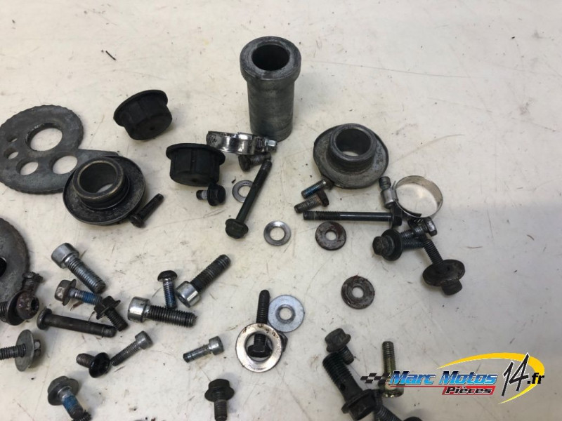 VISSERIE YAMAHA 125 DTR 2005