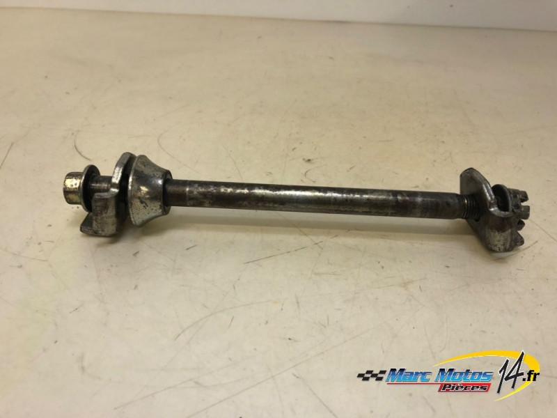 AXE DE ROUE ARRIERE MBK 50 X LIMIT 2009