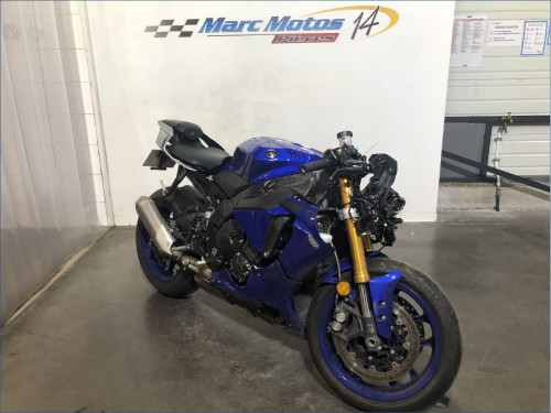 YAMAHA R1 