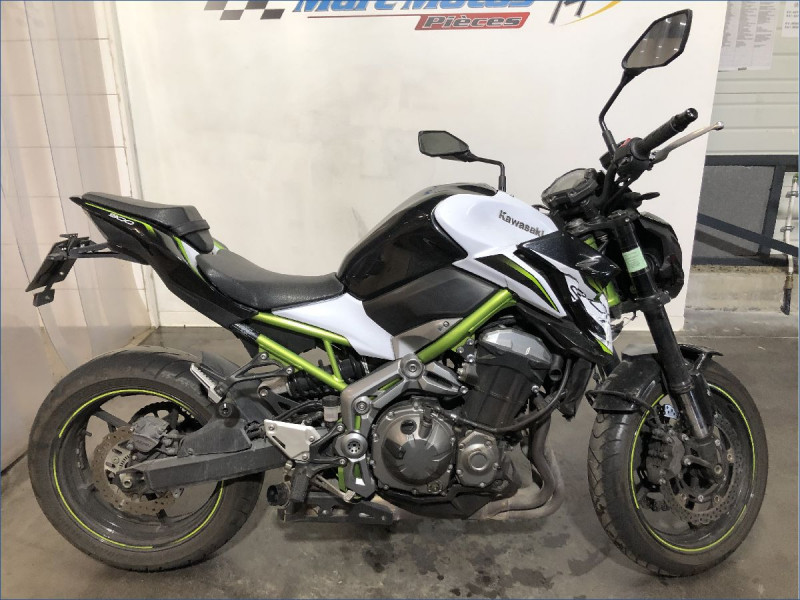 KAWASAKI Z900 