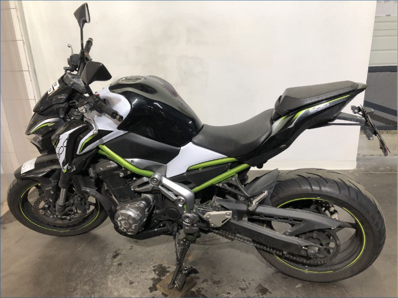 KAWASAKI Z900 