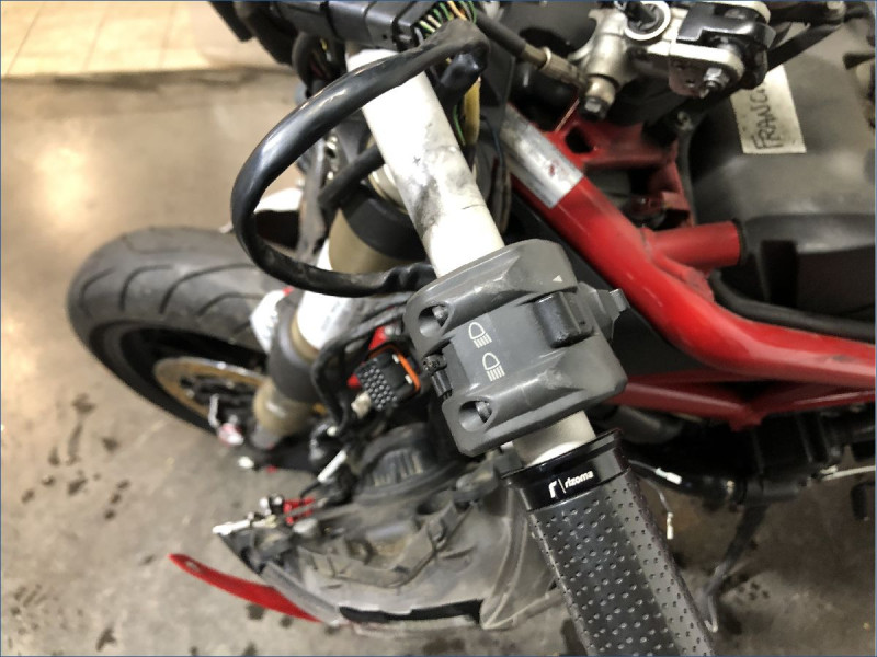 DUCATI 848 STREETFIGHTER 