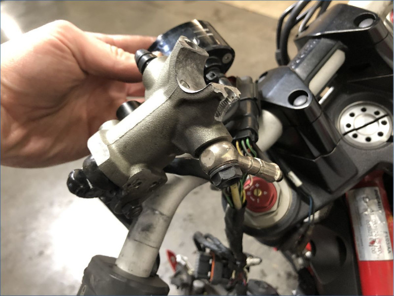 DUCATI 848 STREETFIGHTER 