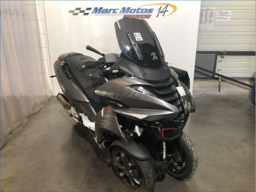 PEUGEOT 400 METROPOLIS RS