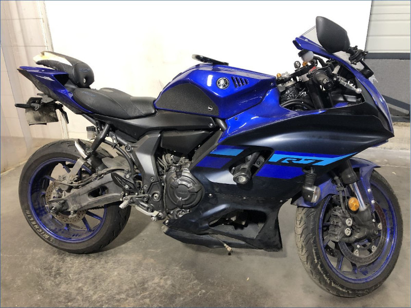 YAMAHA R7 A2