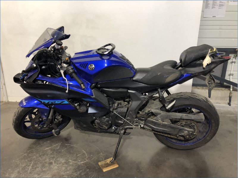 YAMAHA R7 A2
