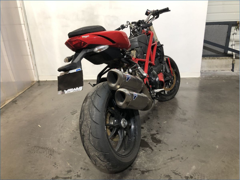 DUCATI 848 STREETFIGHTER 