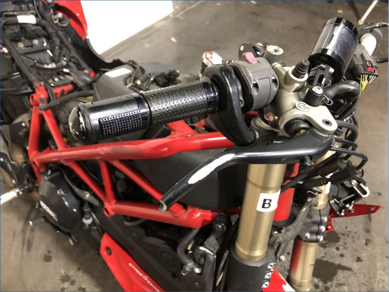 DUCATI 848 STREETFIGHTER 