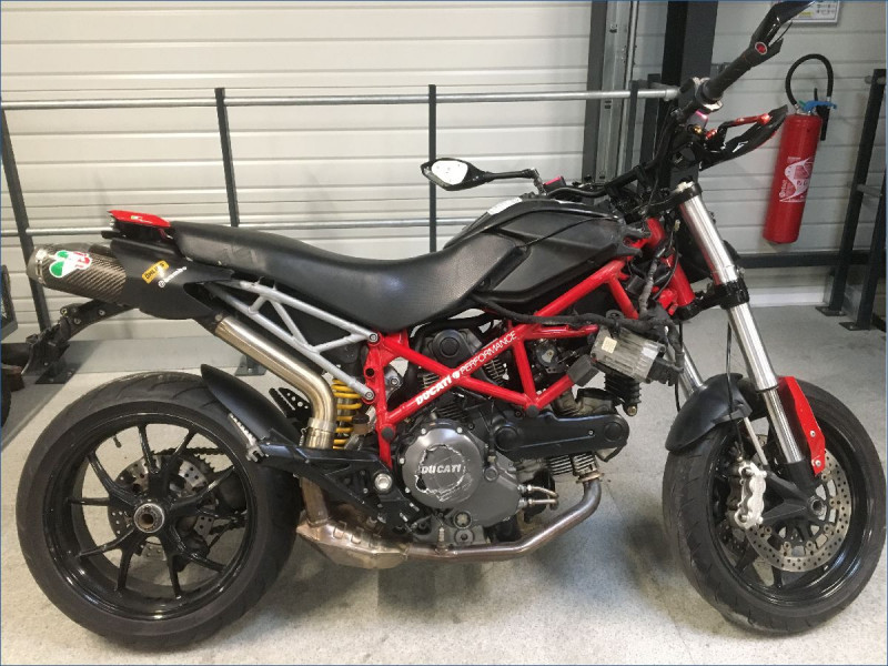 DUCATI 796 HYPERMOTARD 