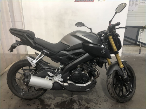 YAMAHA MT125 