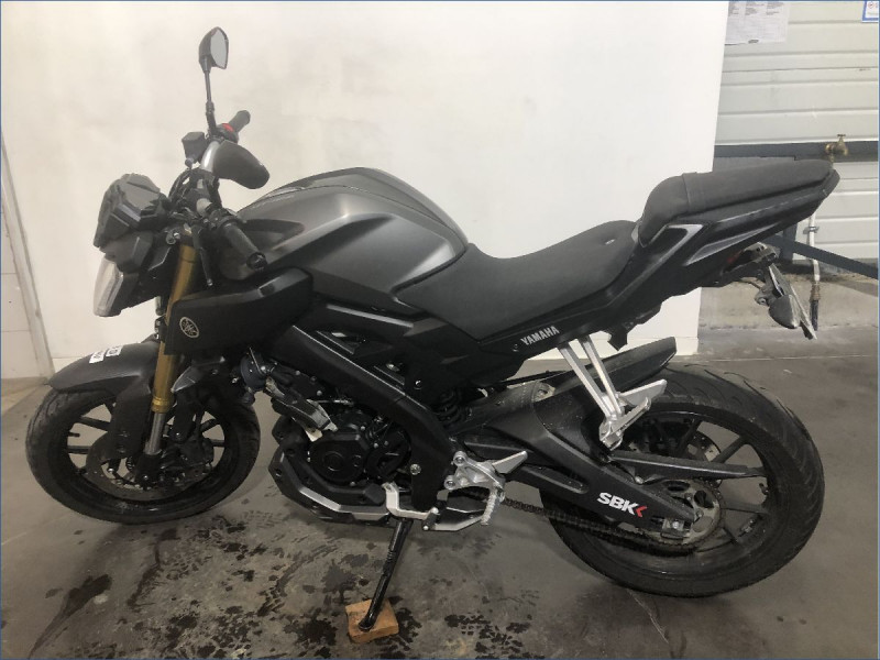 YAMAHA MT125 