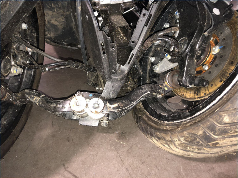 PEUGEOT 400 METROPOLIS 