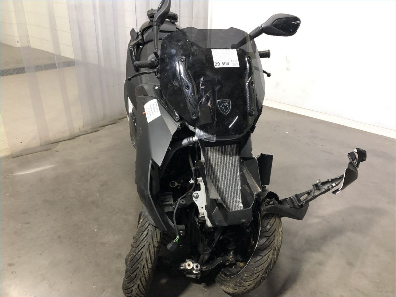 PEUGEOT 400 METROPOLIS 