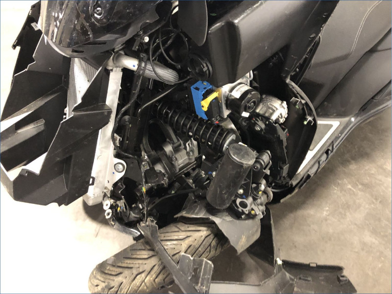 PEUGEOT 400 METROPOLIS 