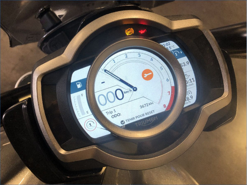 TRIUMPH 2500 ROCKET III 