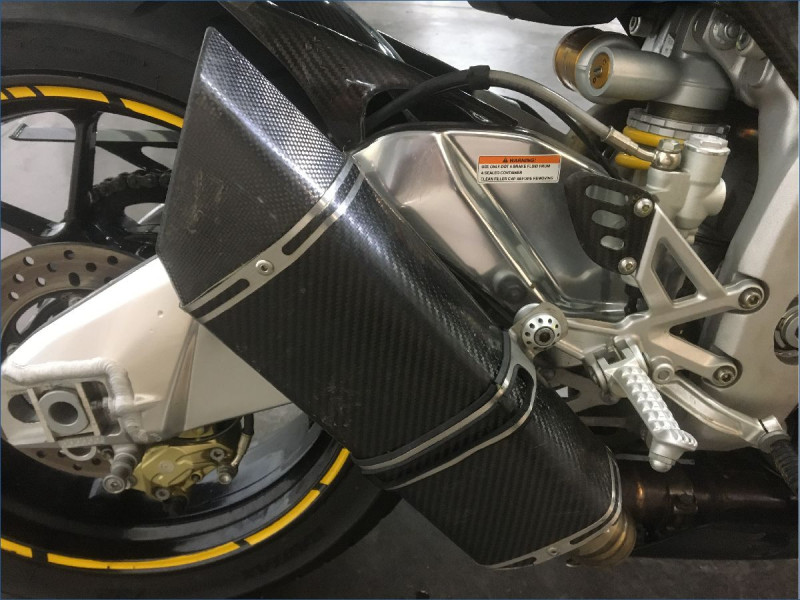 APRILIA 1000 TUONO V4