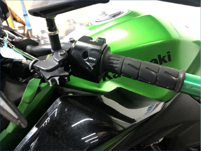 KAWASAKI Z300 