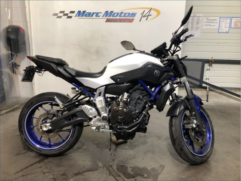YAMAHA MT07 