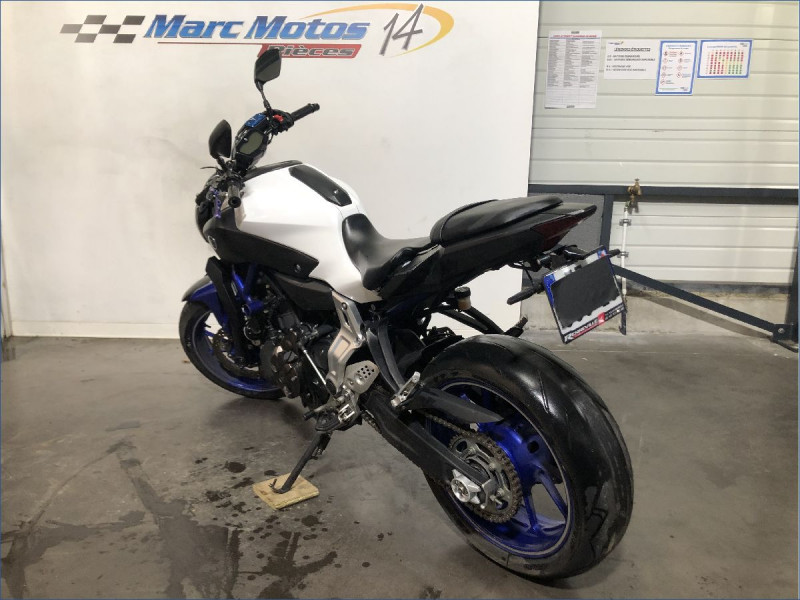 YAMAHA MT07 