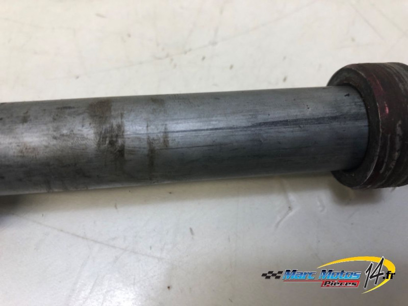 AXE DE ROUE ARRIERE HONDA 1000 VARADERO 2000