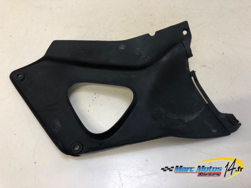 CACHE LATERAL INTERMEDIAIRE DROIT HONDA 1000 VARADERO 2000