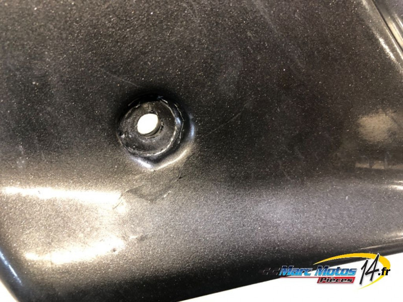 FLANC DE CARENAGE GAUCHE HONDA 1000 VARADERO 2000