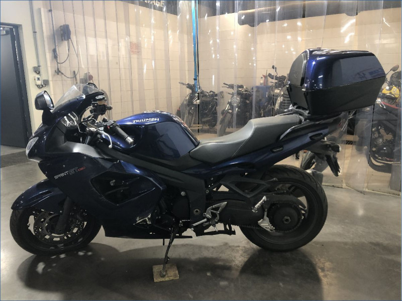TRIUMPH 1050 SPRINT GT