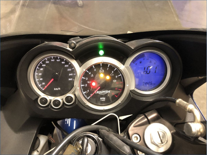 TRIUMPH 1050 SPRINT GT
