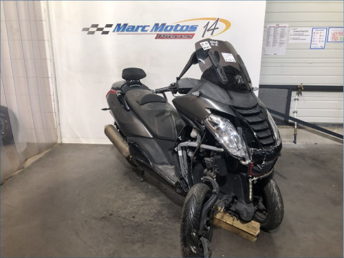 PEUGEOT 400 METROPOLIS 