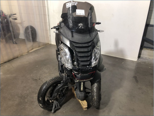 PEUGEOT 400 METROPOLIS 