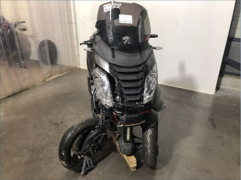 PEUGEOT 400 METROPOLIS 